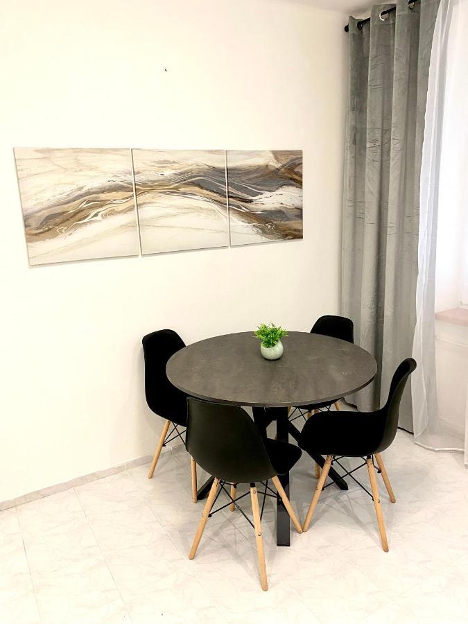 James Dean Apartment - Next To Nivy Bus Station & Mall Bratislava Exterior foto