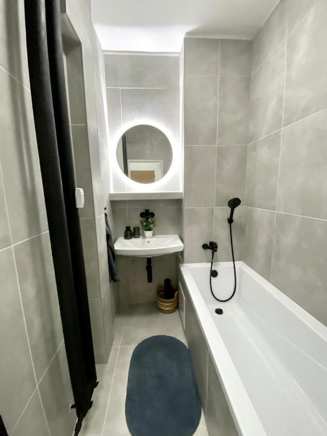 James Dean Apartment - Next To Nivy Bus Station & Mall Bratislava Exterior foto