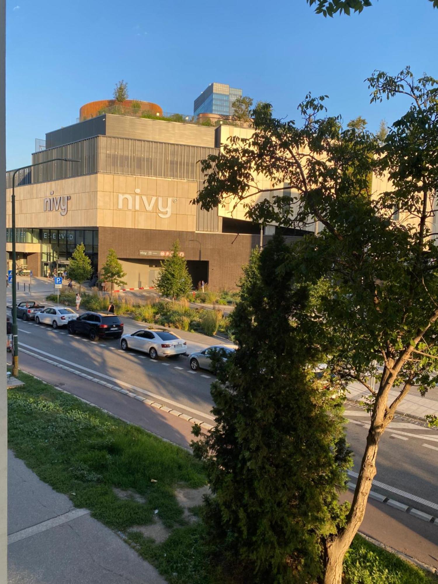 James Dean Apartment - Next To Nivy Bus Station & Mall Bratislava Exterior foto